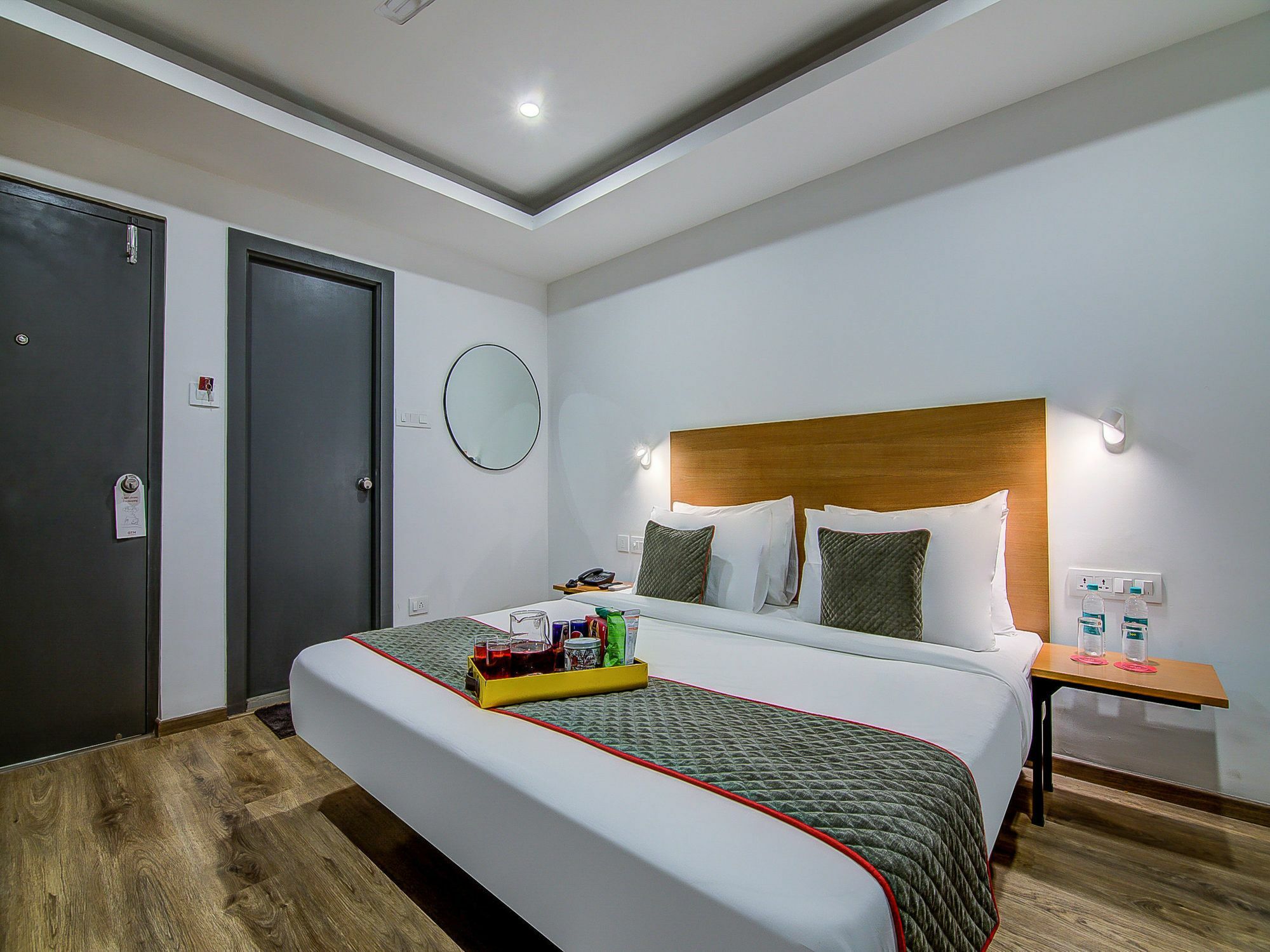 Oyo Townhouse 034 -Halcyon Hitech City Road Hyderabad Exterior foto